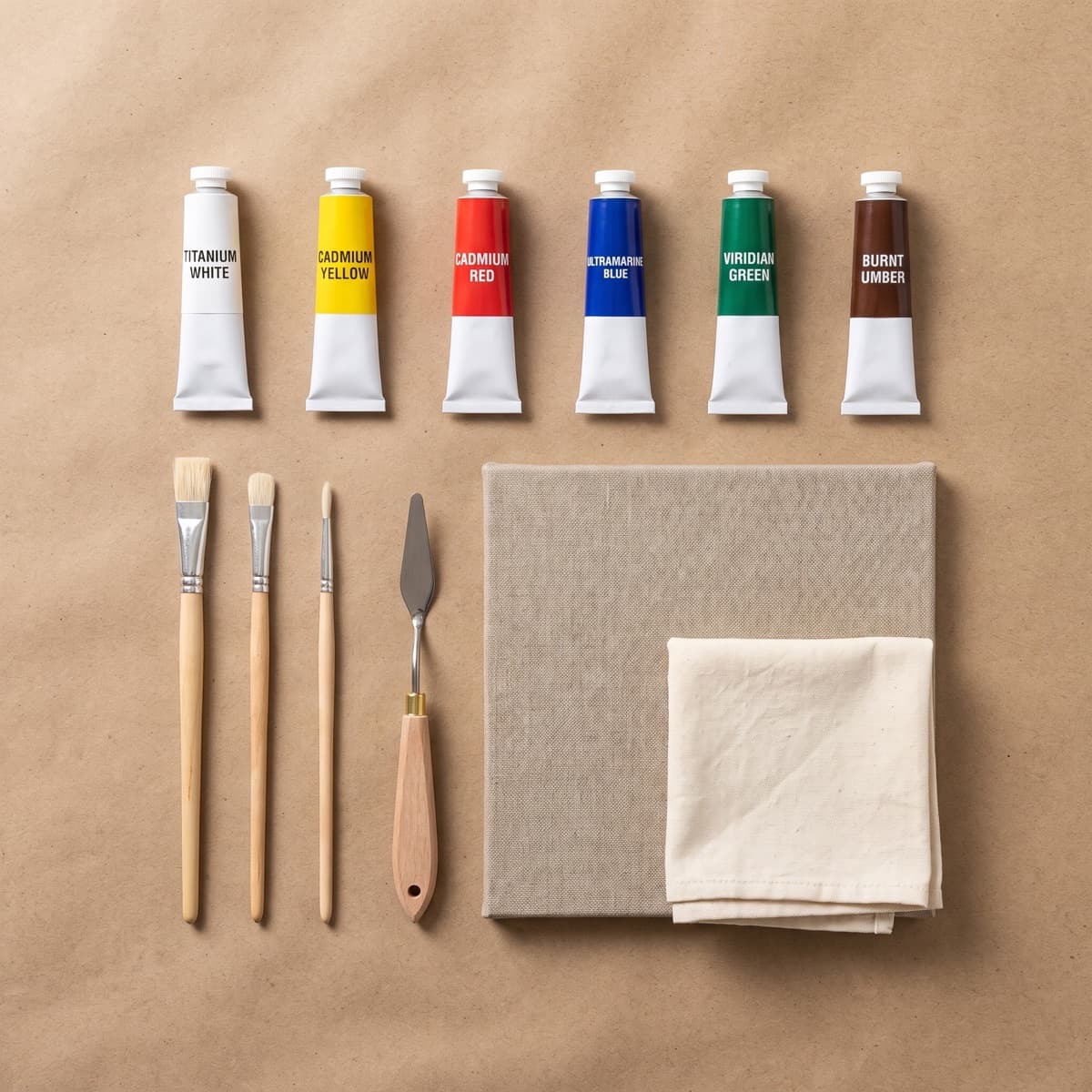 Contenu du coffret à plat sur papier écru